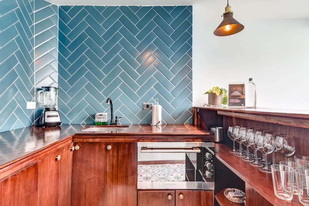 Chic 4BR Getaway in Vibrant La Candelaria