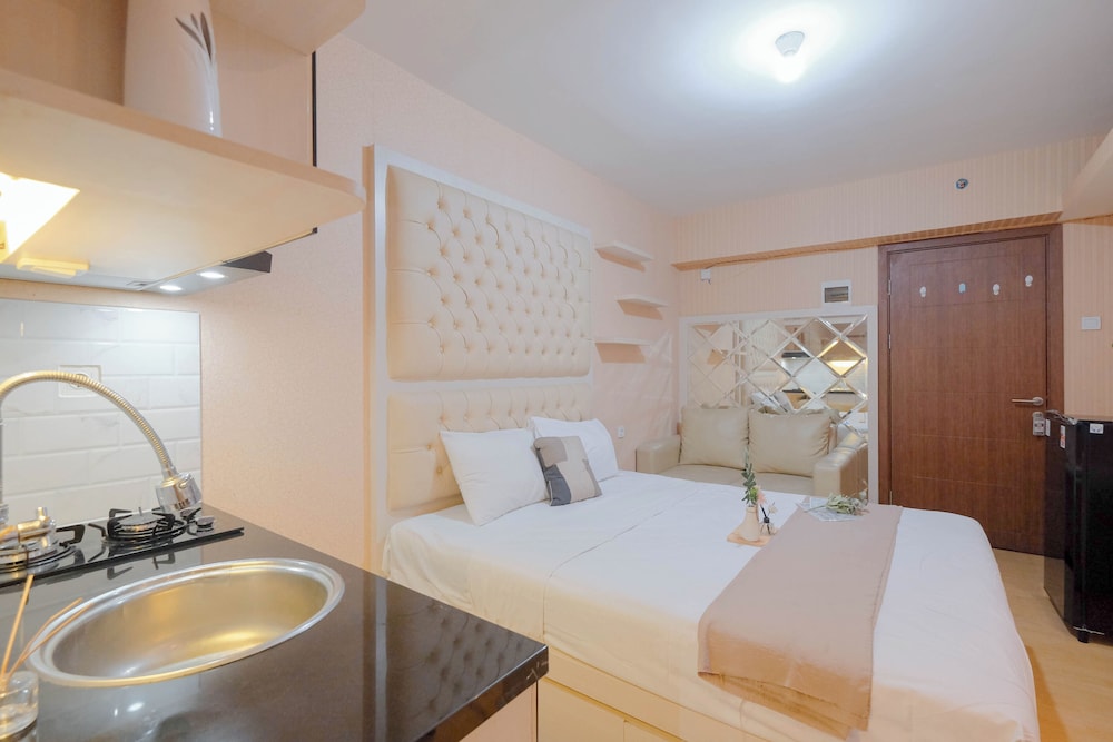 Nice and Comfy Studio at Cinere Resort Apartment