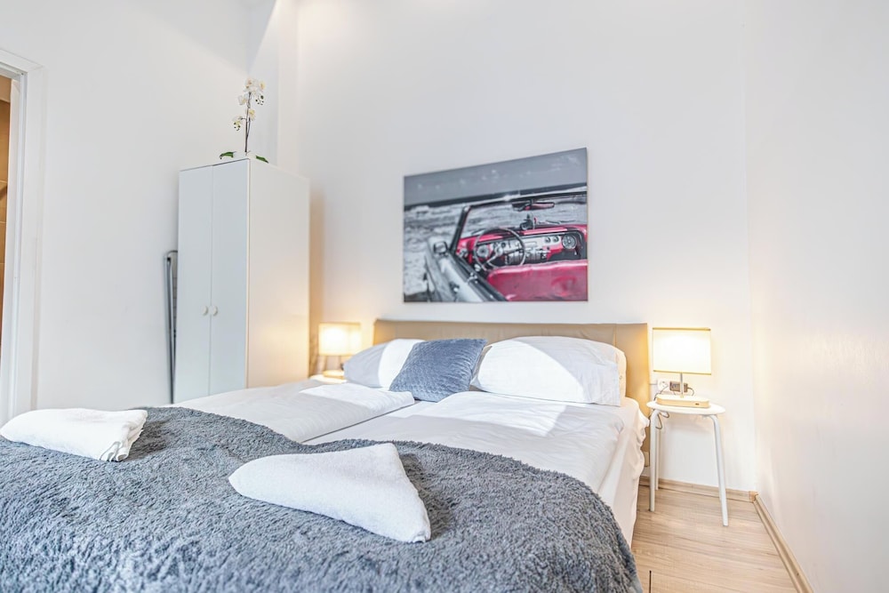 Affordable Stay Near Wiener Stadthalle