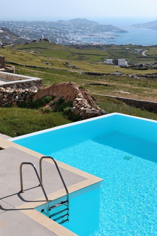 Villa DeLucien