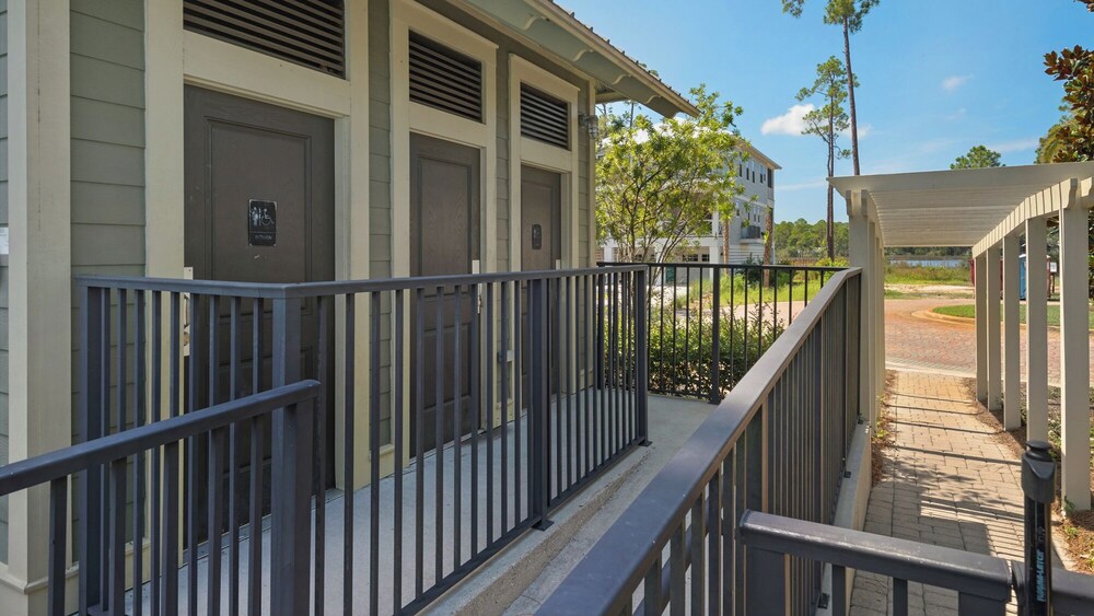 4BR Home With Deck & Grill Fun + Free Attraction Tickets!