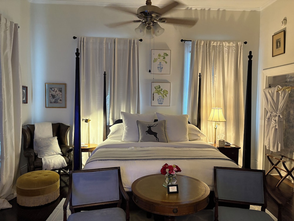 Chesnut Cottage Inn
