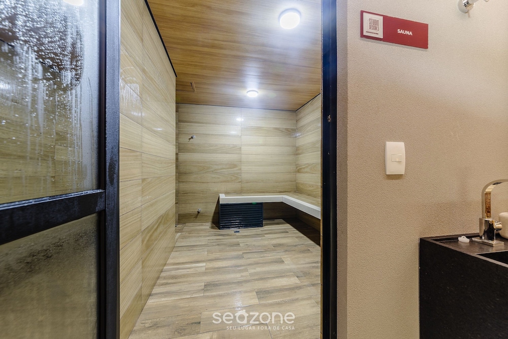 Stay With a Pool and gym 350m From the Beach in a Prime Location in Maceio - SLI