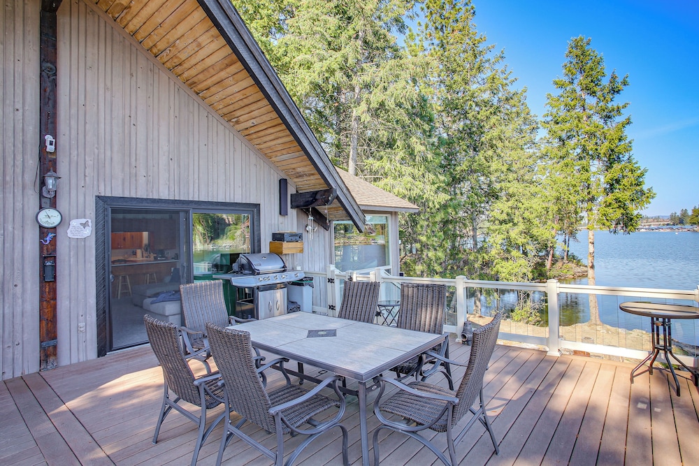 Spokane River Access & Fire Pit: Post Falls Cabin view 4