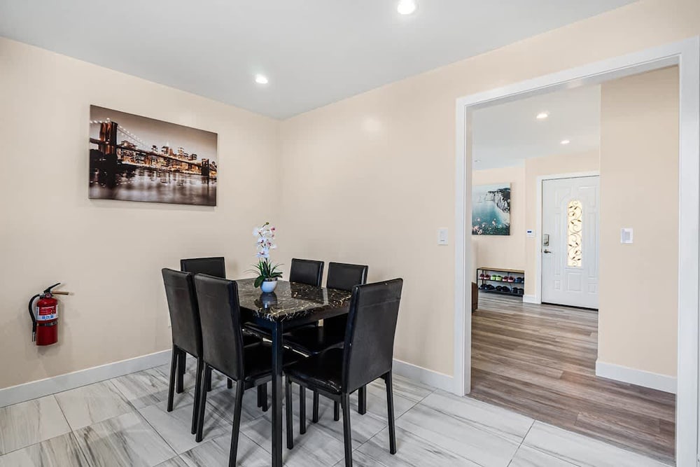 Cozy Quiet Safe Bright 4brs Home in Daly City