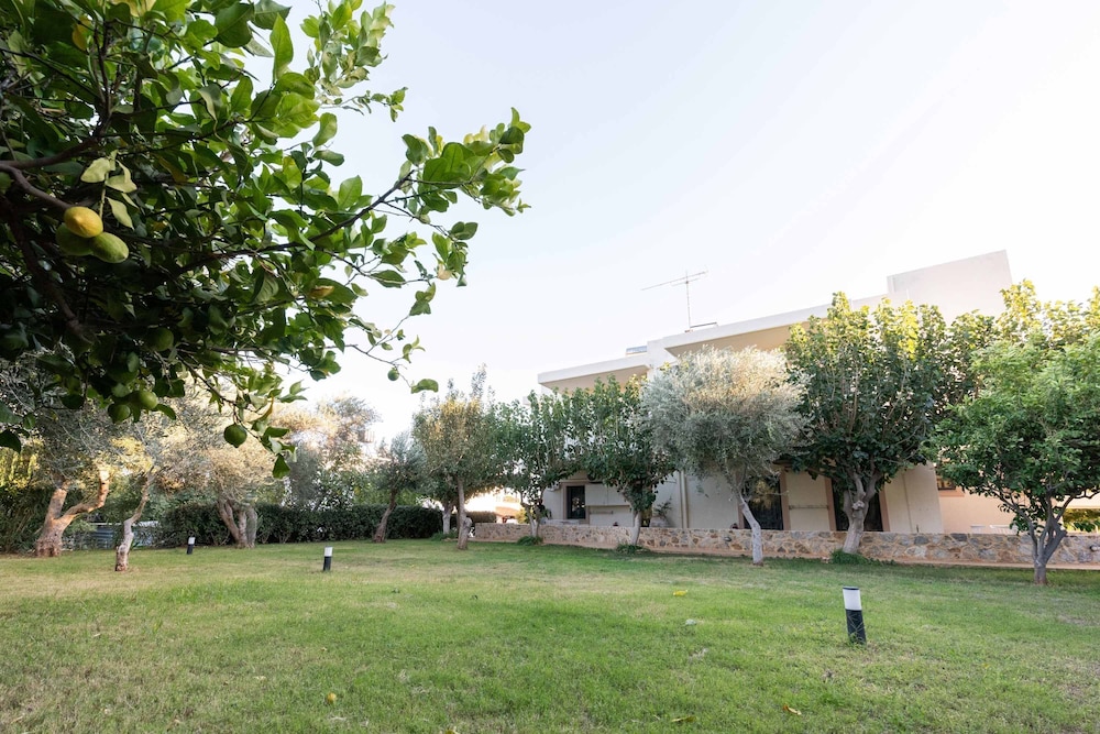 Mear Family Escape - Summer Cretan Getaway