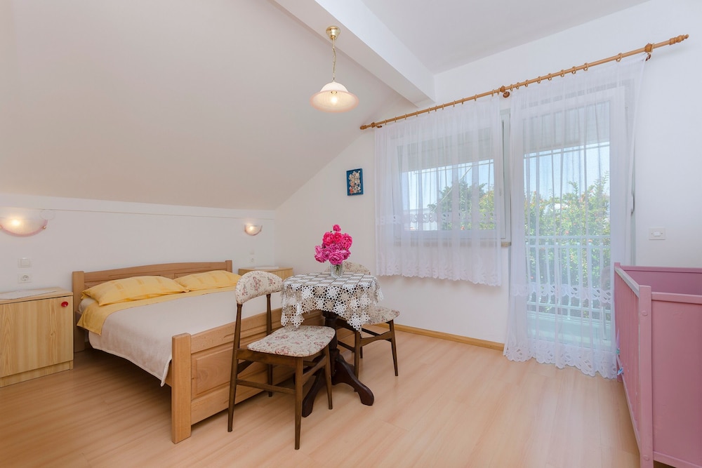 Apartments Mirjana Blue Beach view 2