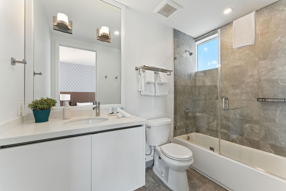 South Beach Stylish 2BR Retreat