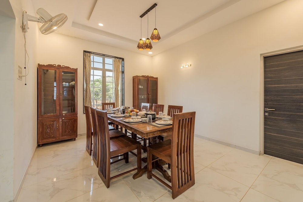 CosmicStays Ekantam - Mountain View Villa near Pune