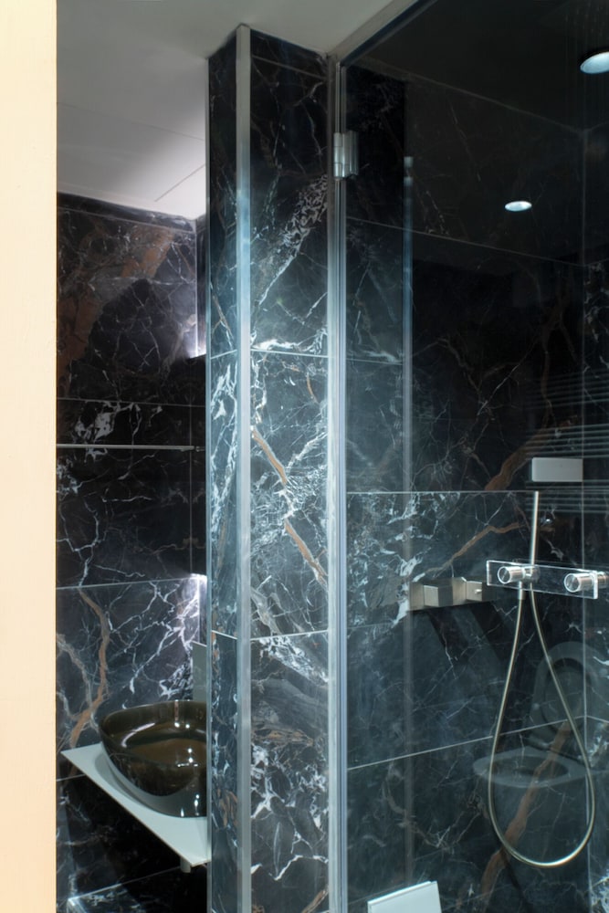 Colonna Collection