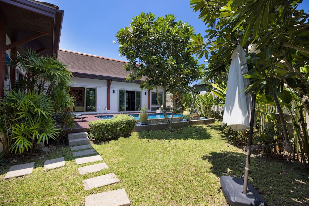 Live the Tropical Dream at Villa Mylico