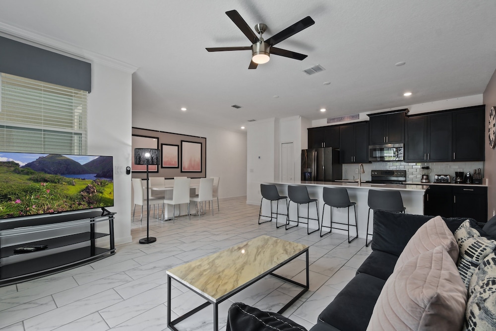 Cozy Family Retreat With Pool Near Disney World