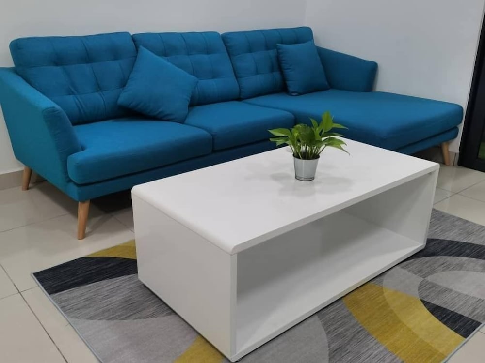 Woodsbury Suite by Homez Suite