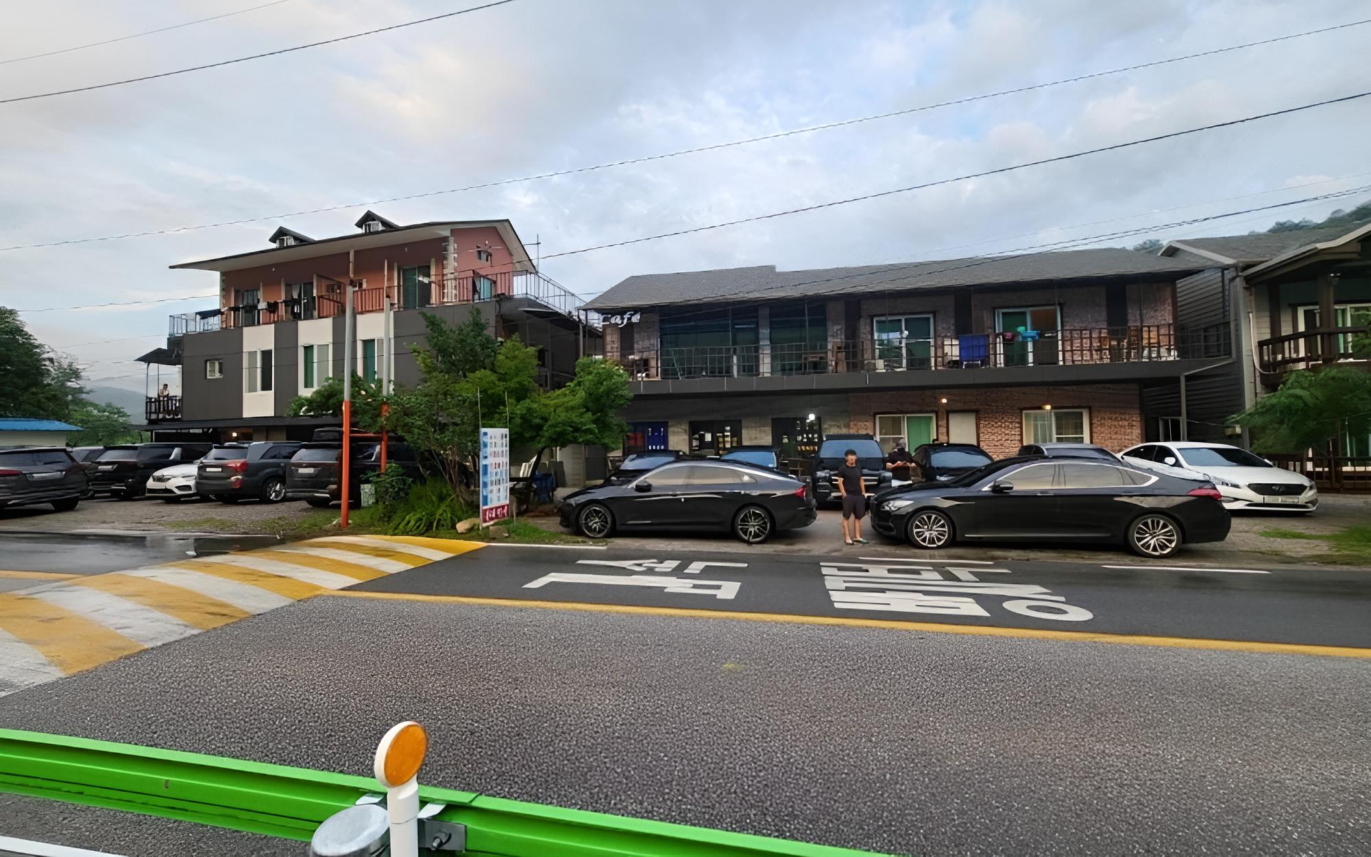 Yeongwol Donggang Close Pension