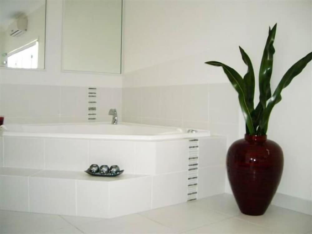 Urangan Vacations - Barooga On Pier - Property Image 15