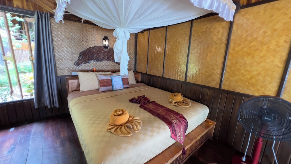 Phi Phi Relax Beach Resort
