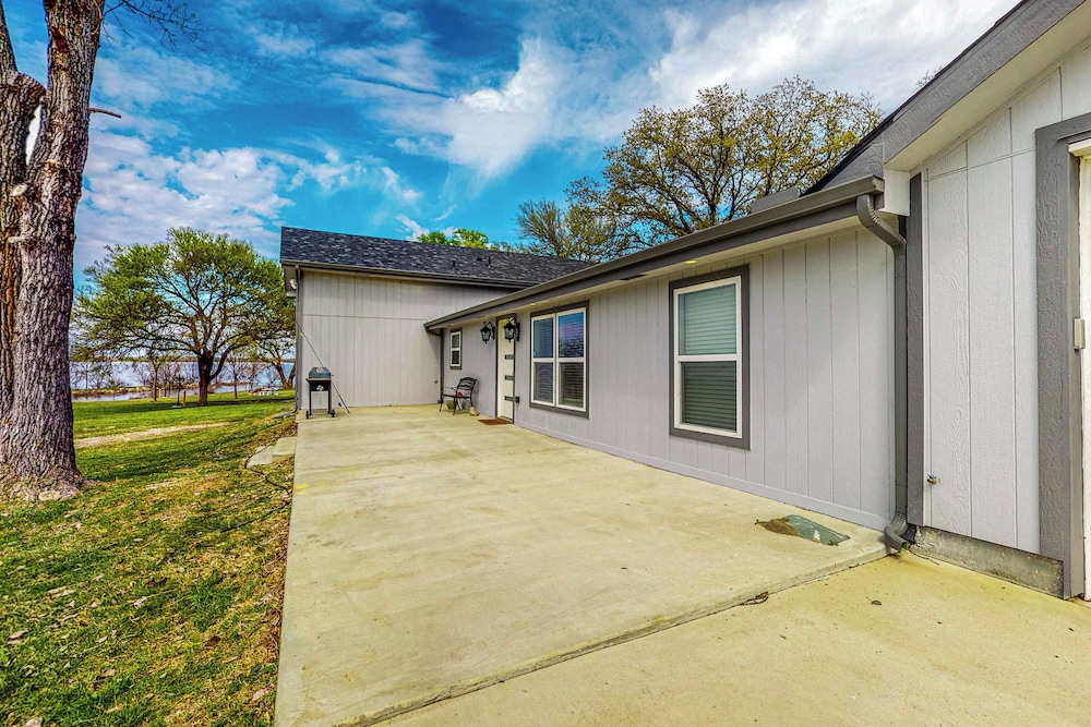 Lake Tawakoni Thrills - Cozy Home!