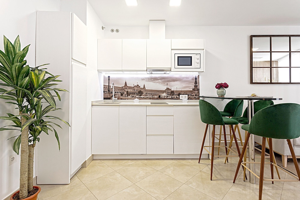 Magnificent Apartment With Perfect Location. Murillo III