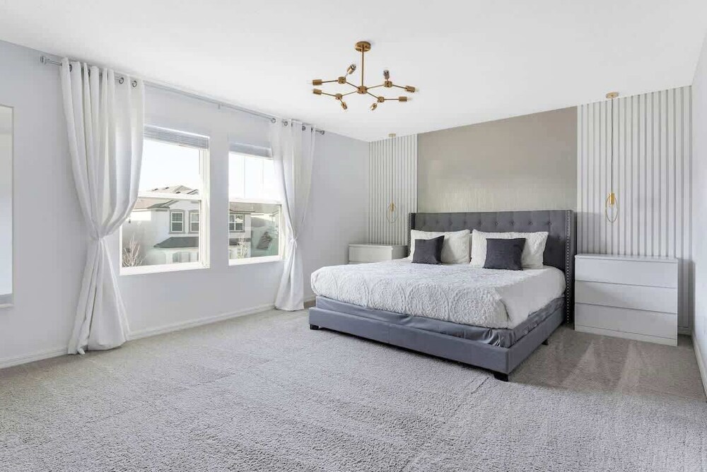 Stunning 7BR Home With Themed Bedrooms