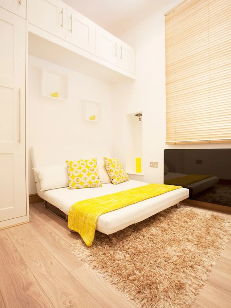 Impressive 2 Bedroom Luxury Flat in Chelsea