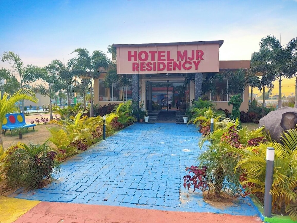 Hotel MJR - Free Pickup and Drop Temple, Sea Beach & Puri Railway Station