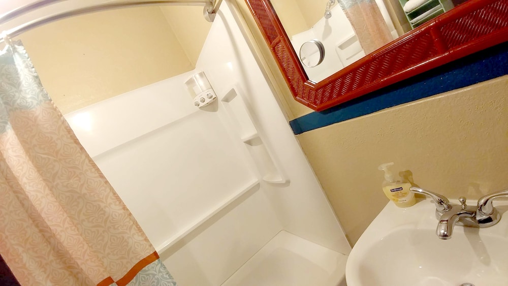 Historic Whiting Hotel Suites - Property Image 27