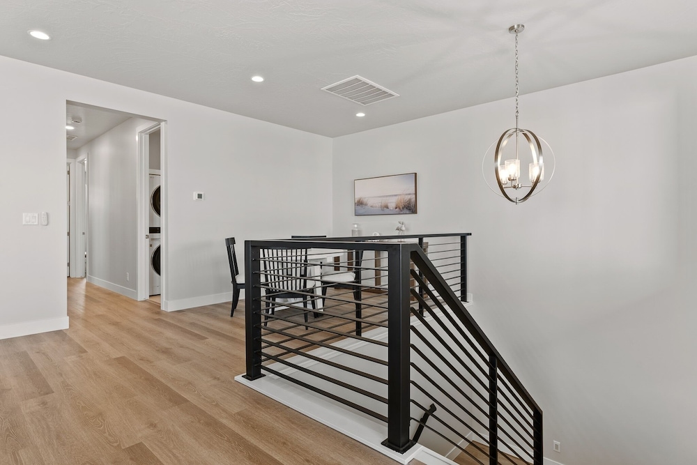 Red Desert Oasis 5 Bedroom Home