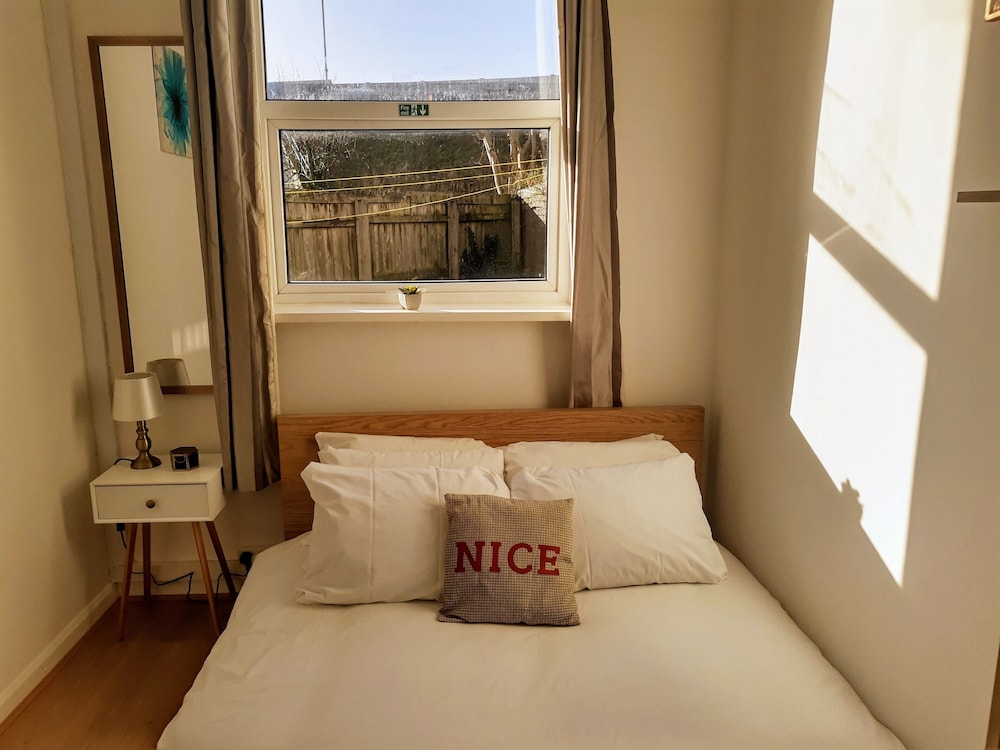 The Windsor Garden Apartment view 5