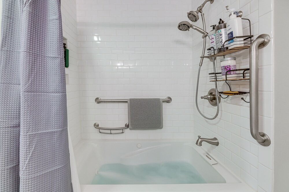 Lexington Vacations - Lovely Lexington Home: 4 Mi to Downtown! - Property Image 24