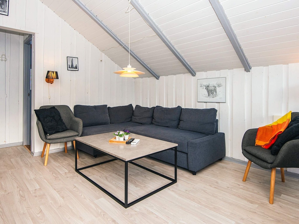 6 Person Holiday Home in Give