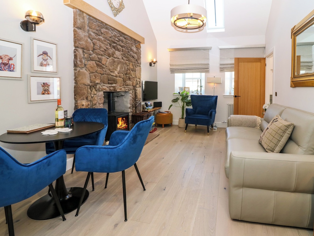 Lyne Cottage, The Retreat