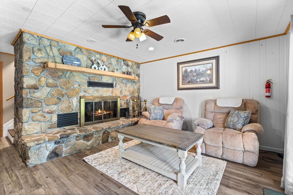 Smoky Everest 4 Bedroom Chalet
