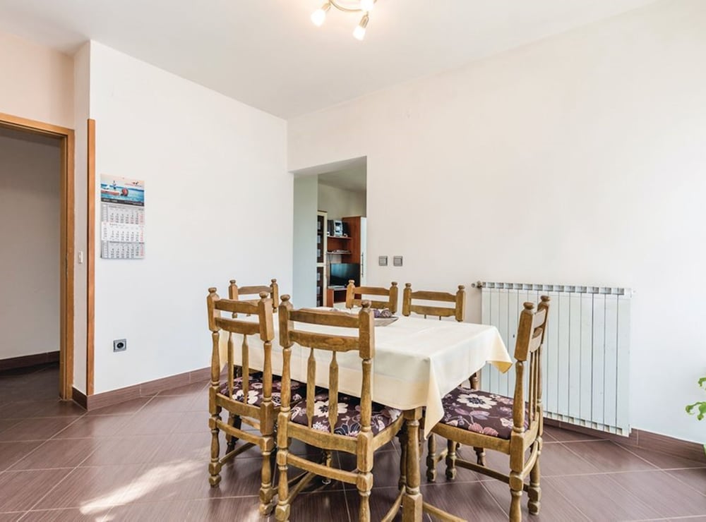 Elegant Brsec Apartments With Sea View