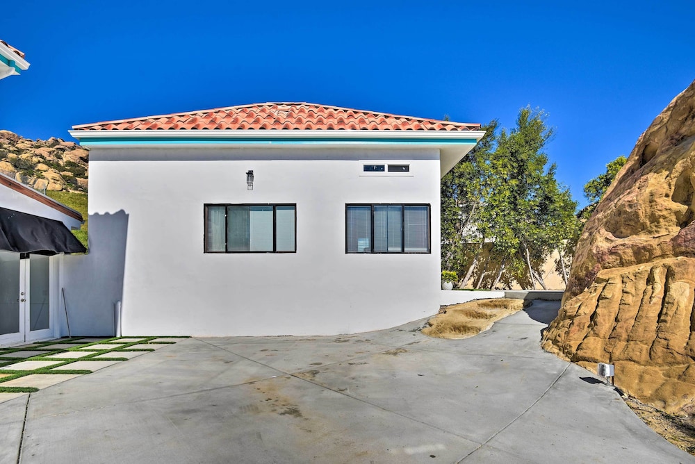 Chatsworth Studio w/ Mountain Views! - Property Image 6