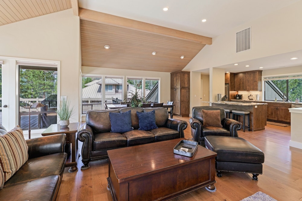 20 Aspen Lane 5 Bedroom Home