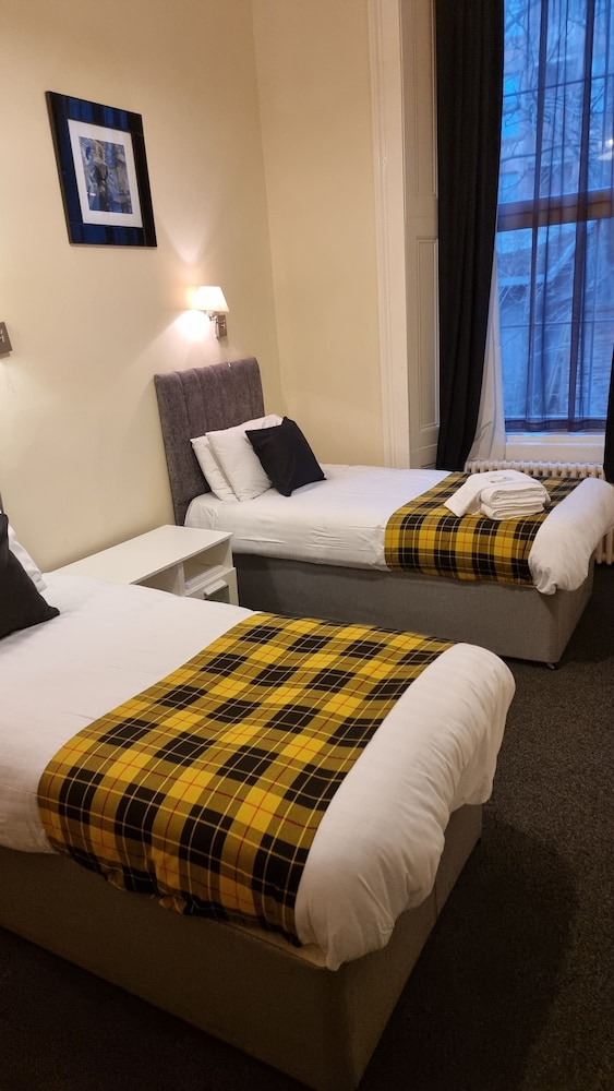The Hampton Court Guesthouse