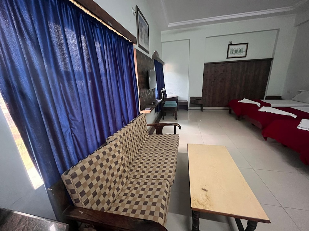 Hotel Partha International