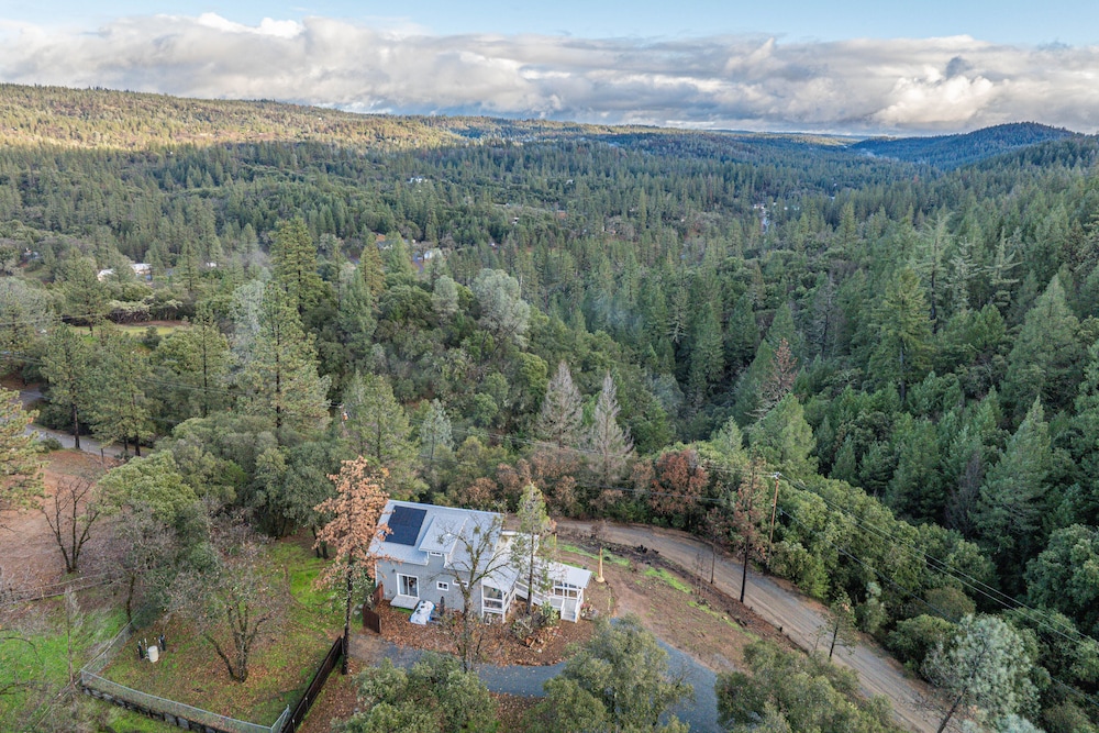 Grass Valley Vacations - Scenic Greenwood Home w/ 5 Acres  Deck! - Property Image 1