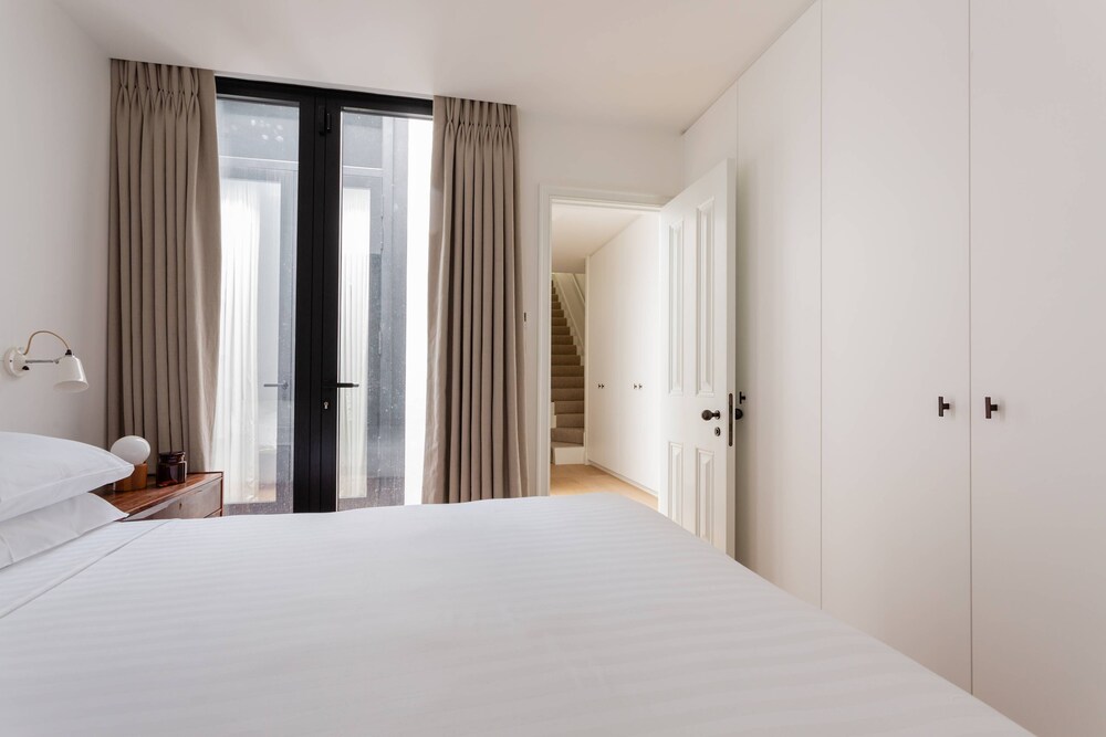 Kildare Gardens by Onefinestay