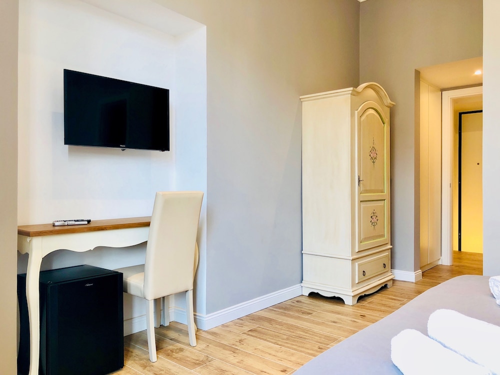 Audrey's Roman Holidays Suites&Rooms