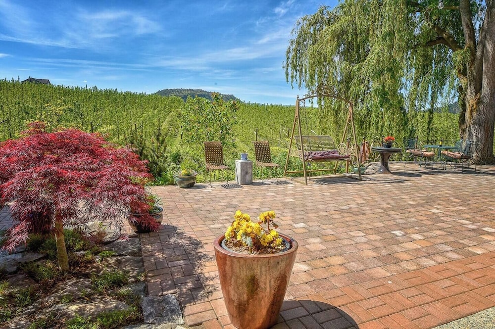Blackbird Glen Bed and Breakfast
