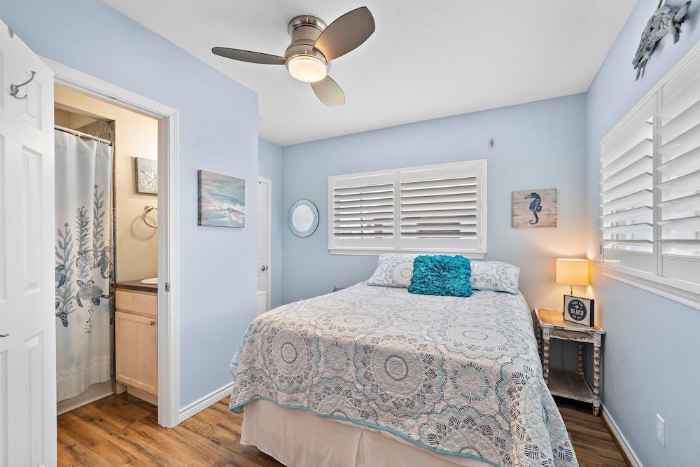 Purple Pelican Paradise by Ryson Vacation Rentals