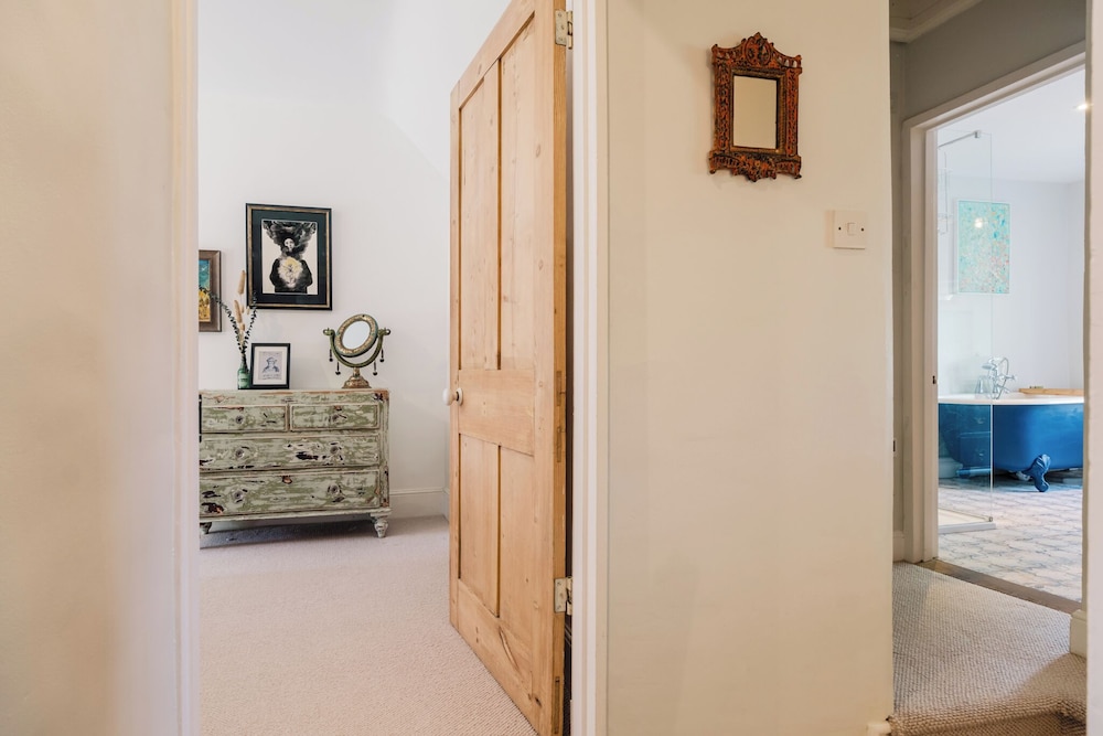 Historic 3 BD Cottage in the Cotswolds