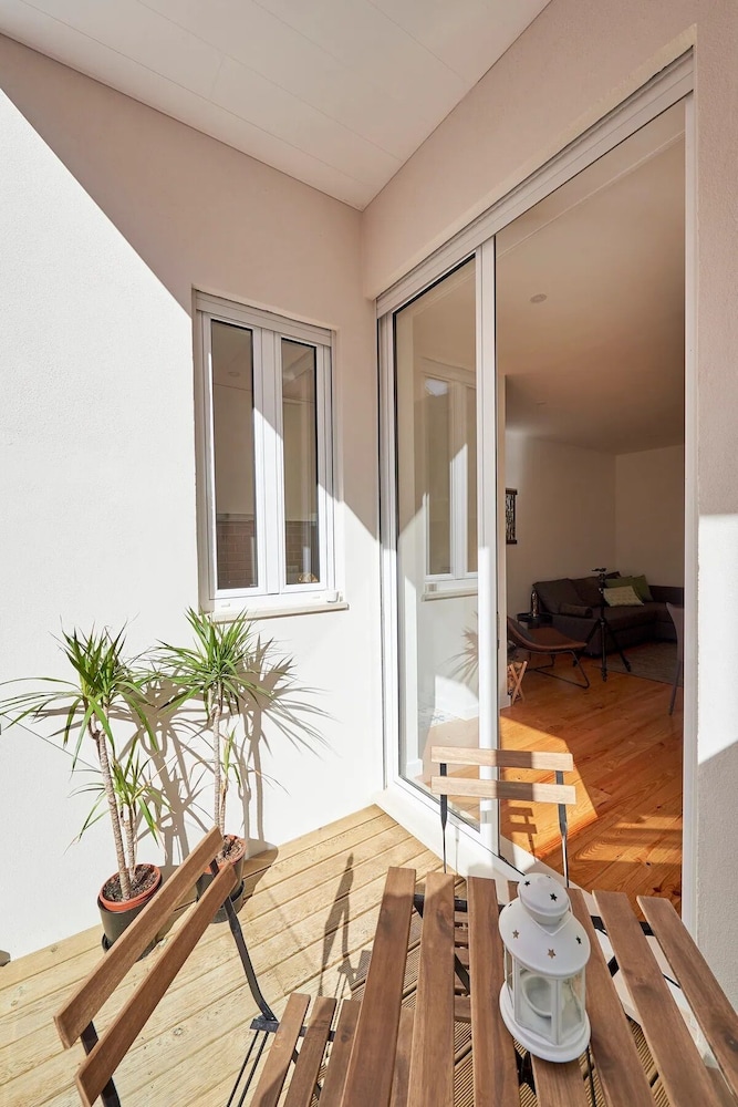 Modern 1-Bed With Ac & Private Terrace