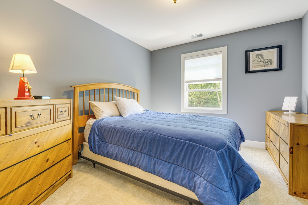 2 Mi to Golfing & Hiking: Spacious Wilmington Home