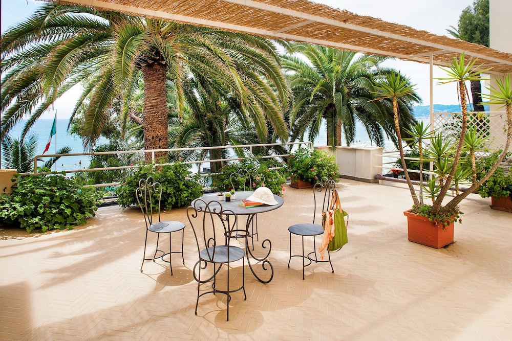 Hotel Beau Sejour