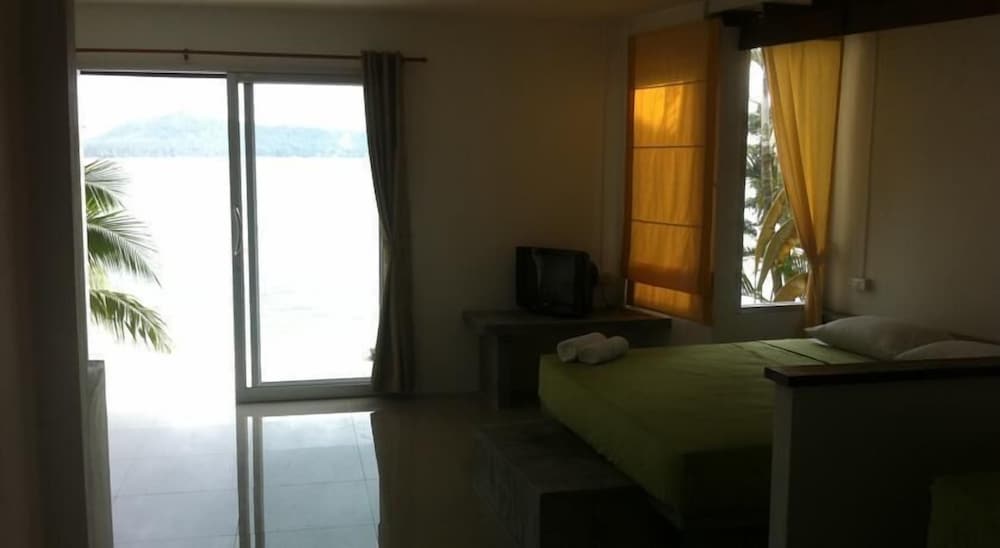 Moon Beach Resort