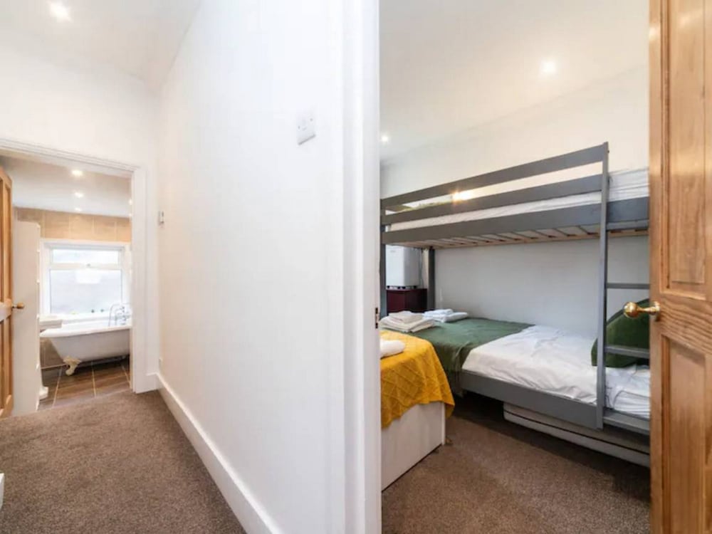 Charming Period Home Near Surbiton With Garden