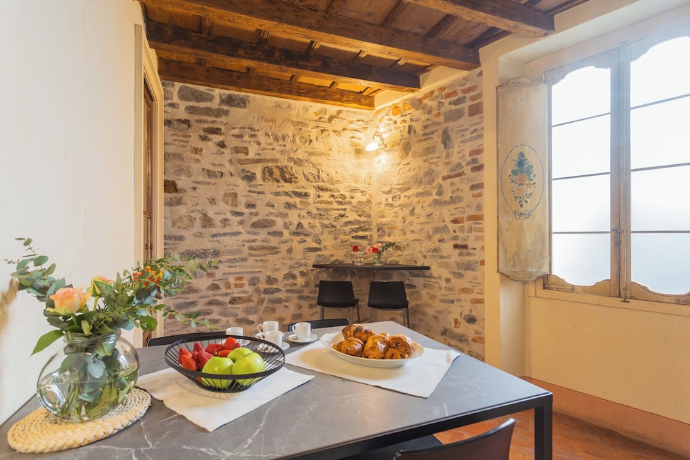 Antiche Mura by Rent all Como