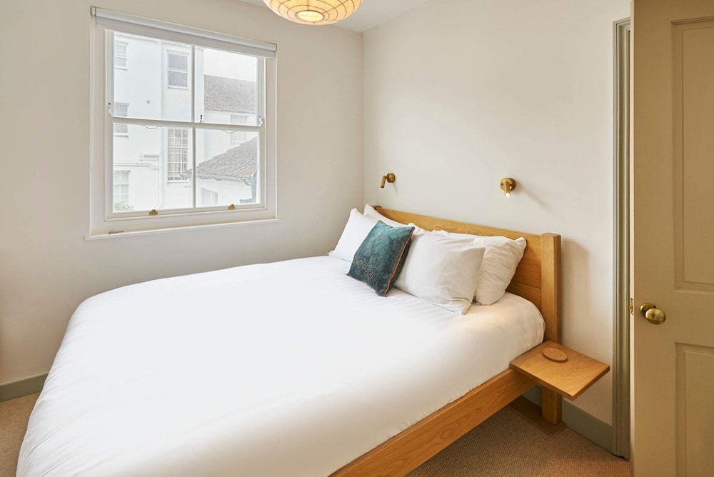 Host Stay Window on the World